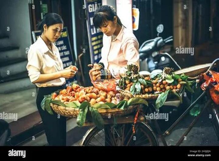 Áo sơ mi cổ bèo: Áo sơ mi cổ bèo là một trong những lỗi thời trong thời trang mà